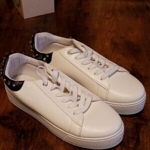 NWOT Women's Sz 10W Qupid White Spike Platform Awesome Lace Up Shoes